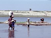 Jamalpur Old Brahmaputra Crossing the river.JPG