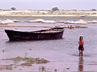 Jamalpur Old Brahmaputra boat & child.JPG