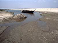 Jamalpur Old Brahmaputra boat.JPG